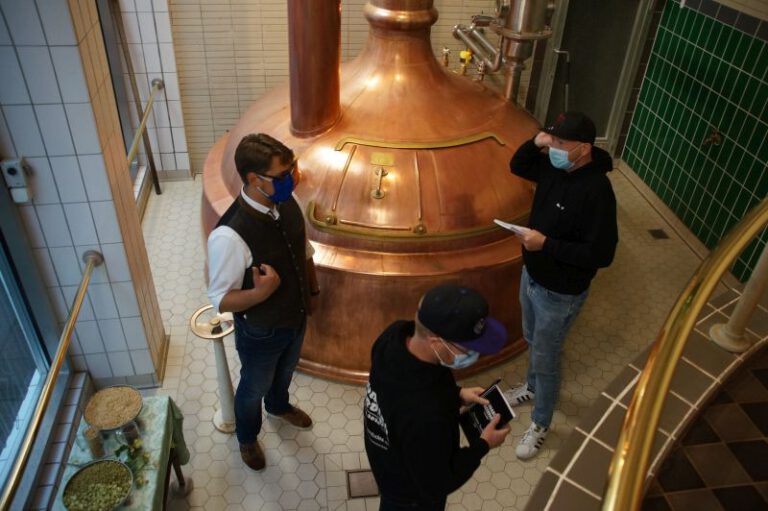 Brauerei Kneitinger Bier für den Guten Zweck! BavarianBeerDudes Brauerei Kneitinger Bier für den Guten Zweck! BavarianBeerDudes