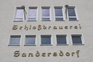 Read more about the article Schlossbrauerei Sandersdorf – Integration auf Bayerisch