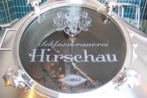 Mehr über den Artikel erfahren Schlossbrauerei Hirschau – Frischer Wind im Sudhaus
