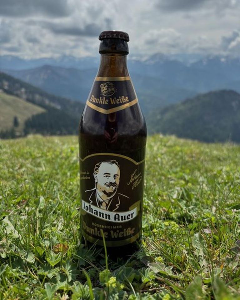 "Johann Auer Rosenheimer Dunkle Weiße" von Auer Bräu